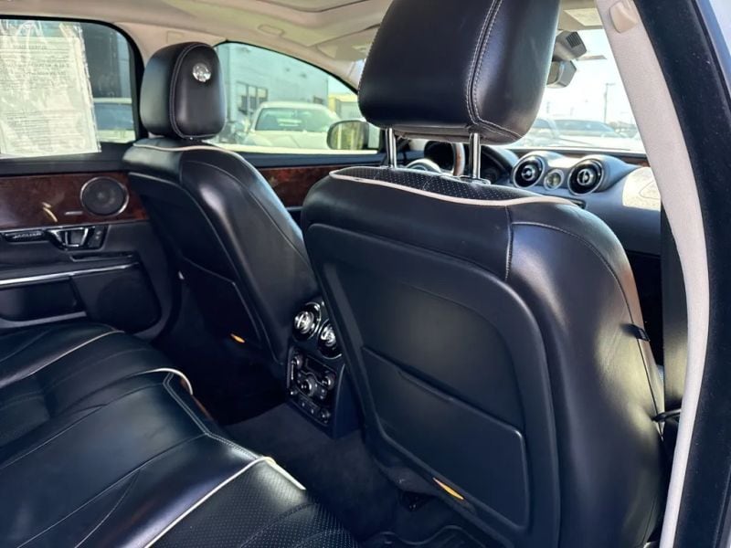 2019 Jaguar XJ R-Sport - Photo 20