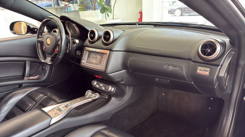 2010 Ferrari California Base - Photo 17