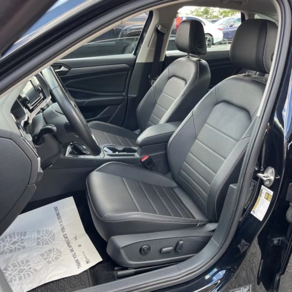 Used 2023 Volkswagen Jetta 1.5T SE Sedan 4D Sedan