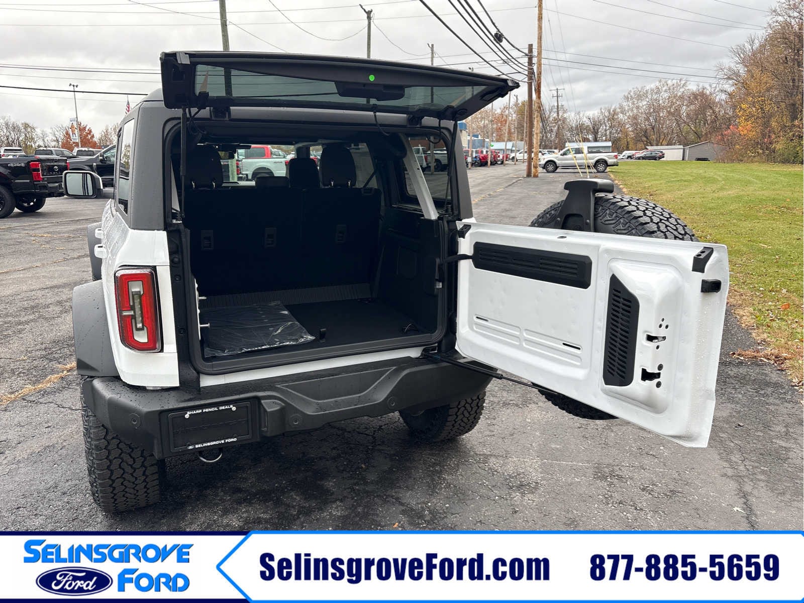 2025 Ford Bronco 4-Door Outer Banks - Photo 13
