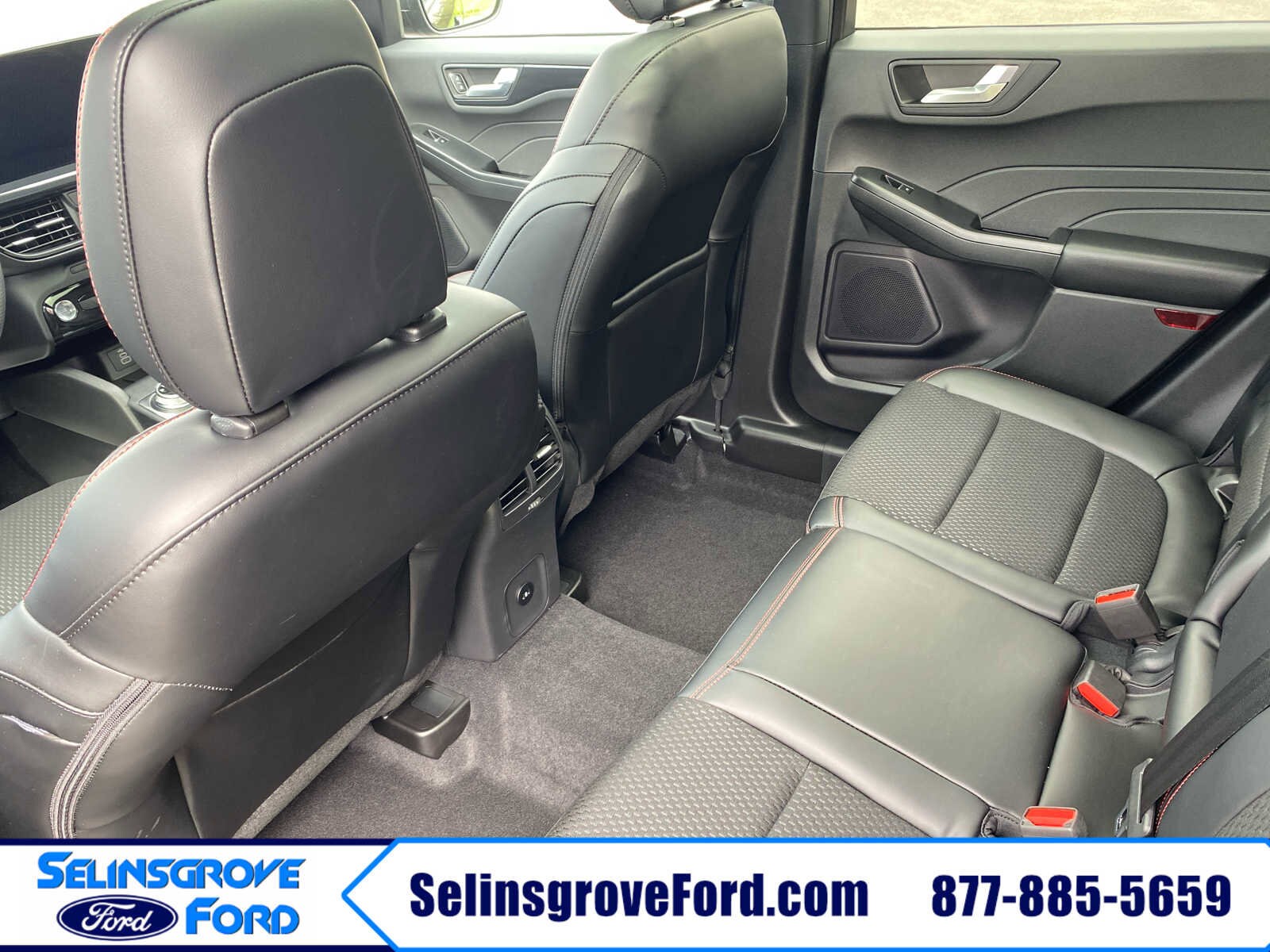2026 Ford Escape ST-Line - Photo 36