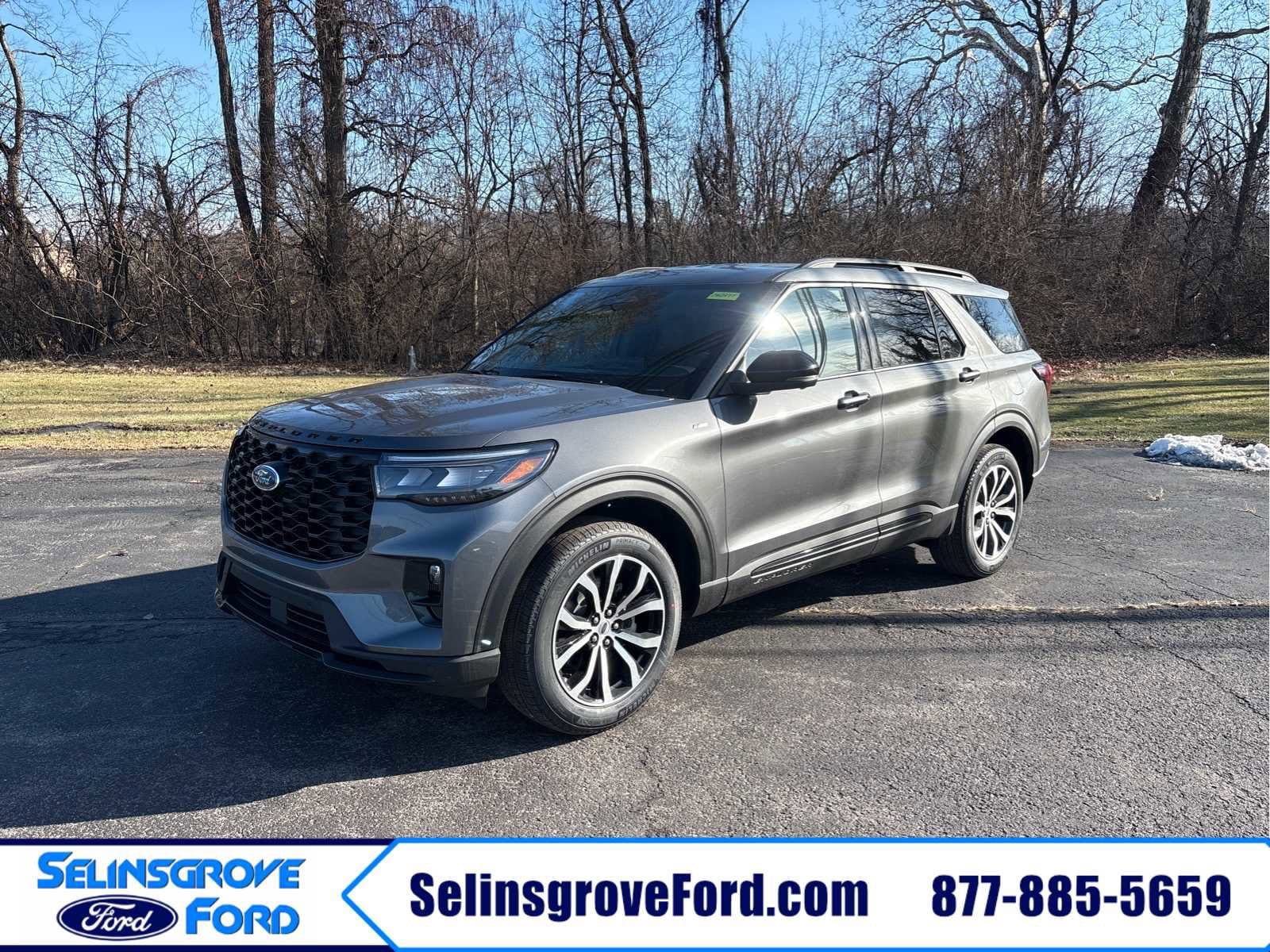 2026 Ford Explorer ST-LINE's photo