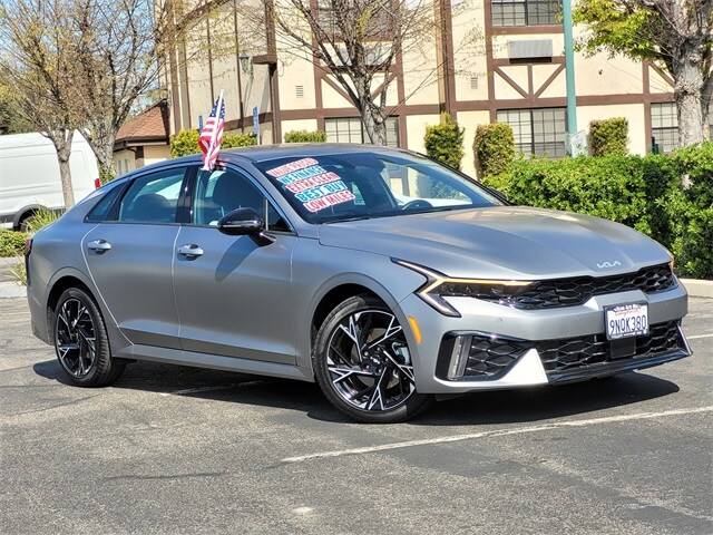 2025 Kia K5 GT-Line photo 2