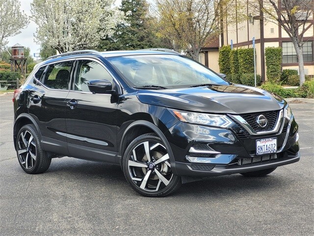 2020 Nissan Rogue Sport SL photo 2