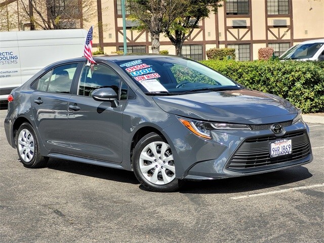 2023 Toyota Corolla LE photo 2