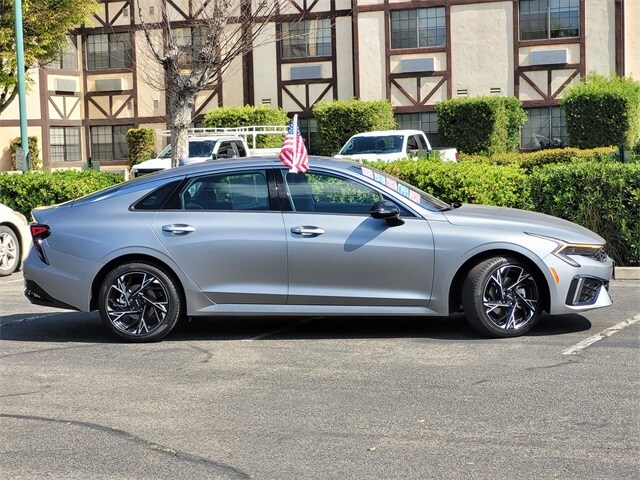 2025 Kia K5 GT-Line photo 4
