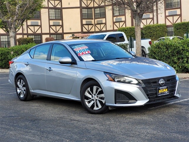 2023 Nissan Altima 2.5 S photo 2