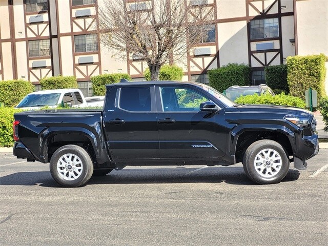 2024 Toyota Tacoma SR5 photo 4