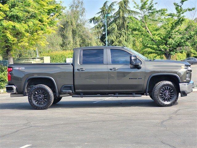 2022 Chevrolet Silverado 3500HD LT photo 4