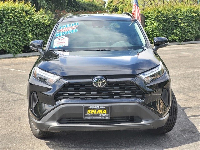 2024 Toyota RAV4 XLE photo 3