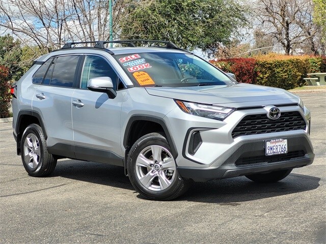 2024 Toyota RAV4 XLE photo 2