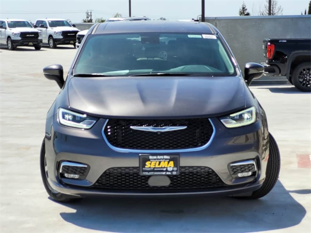 New 2023 Chrysler Pacifica Hybrid Touring L Minivan/Van