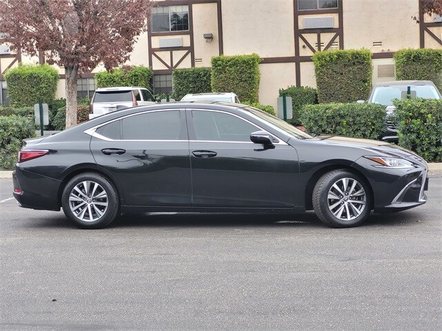 2019 Lexus ES 350 photo 3