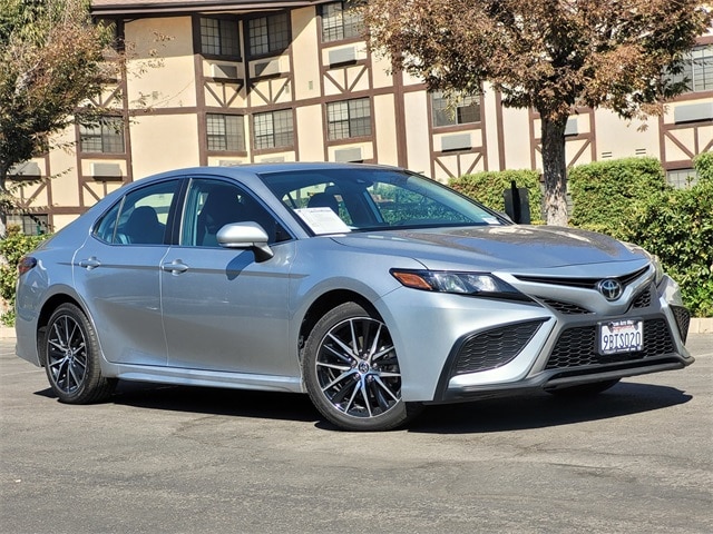 Used 2022 Toyota Camry SE with VIN 4T1G11AK5NU698263 for sale in Selma, CA