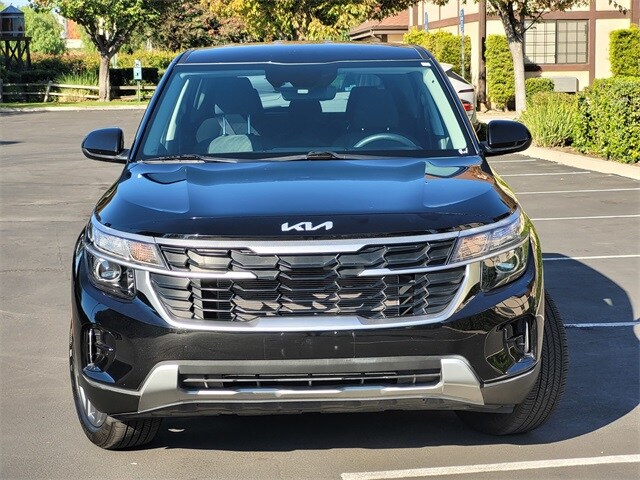 2024 Kia Seltos LX photo 3