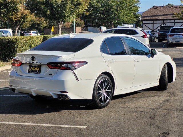2023 Toyota Camry SE photo 2