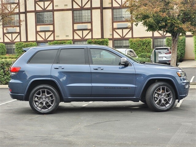 2021 Jeep Grand Cherokee Anniversary Edition photo 4
