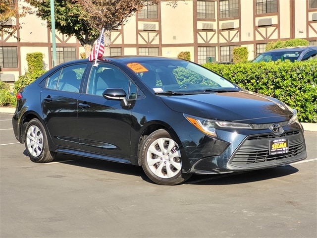 Used 2024 Toyota Corolla LE with VIN 5YFB4MDE0RP147173 for sale in Kansas City