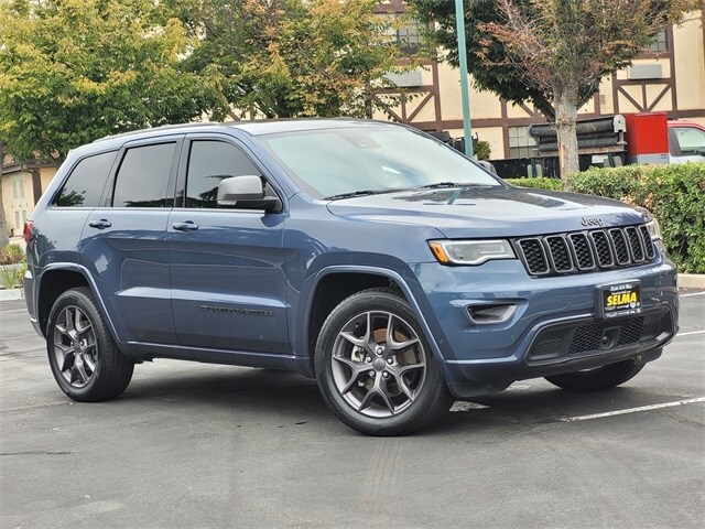 2021 Jeep Grand Cherokee Anniversary Edition photo 2