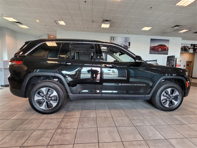 2022 Jeep Grand Cherokee 4xe photo 4