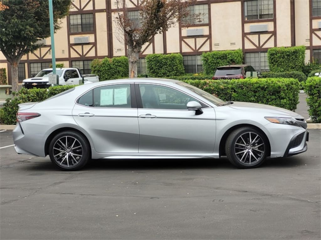 Used 2024 Toyota Camry SE Sedan