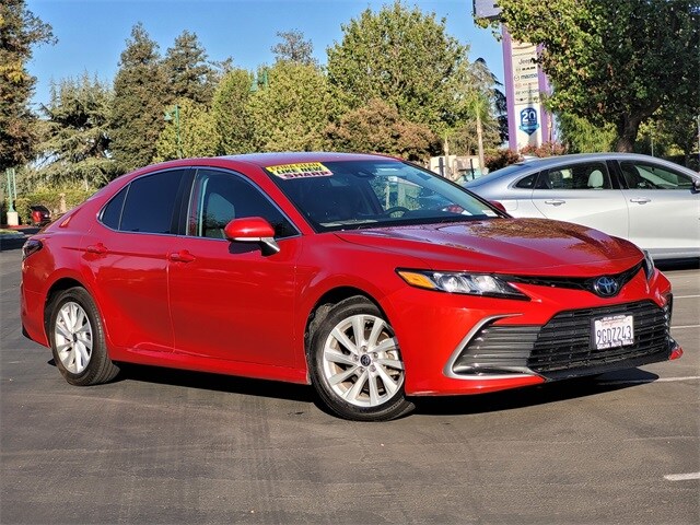 2023 Toyota Camry LE photo 2