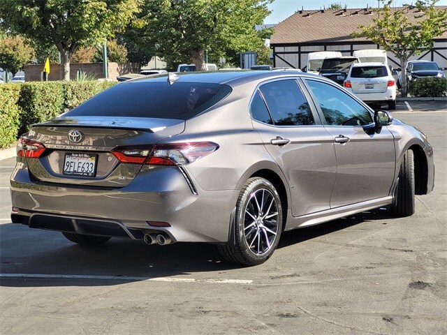 2023 Toyota Camry SE photo 4