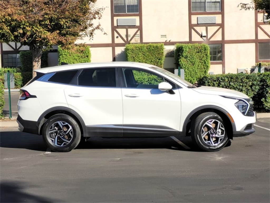 Used 2024 Kia Sportage LX SUV
