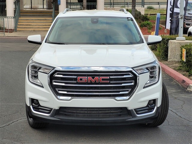 2024 Gmc Terrain SLT photo 2