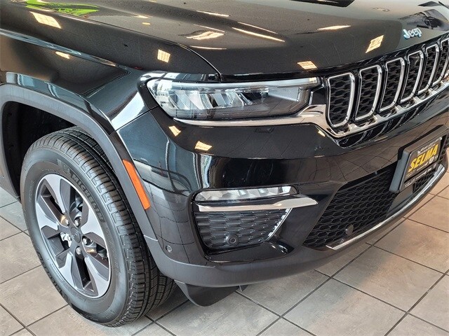 2022 Jeep Grand Cherokee 4xe photo 3