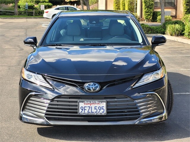 2023 Toyota Camry XLE photo 3