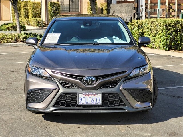 2023 Toyota Camry SE photo 3