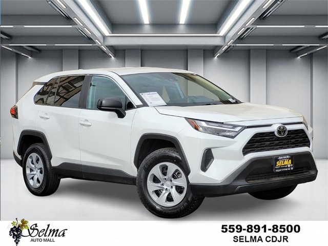 2024 Toyota RAV4 LE's photo