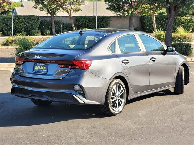 2023 Kia Forte LXS photo 4