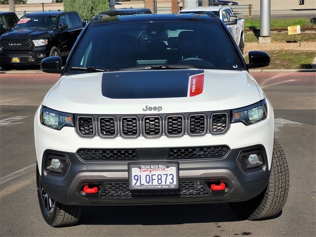 2024 Jeep Compass Trailhawk photo 3