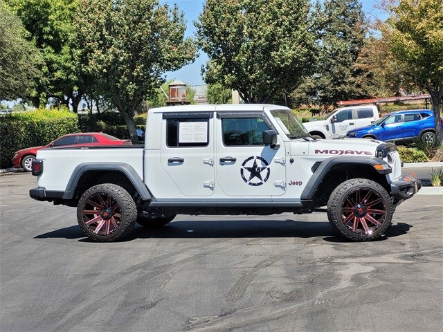 2022 Jeep Gladiator Mojave photo 3