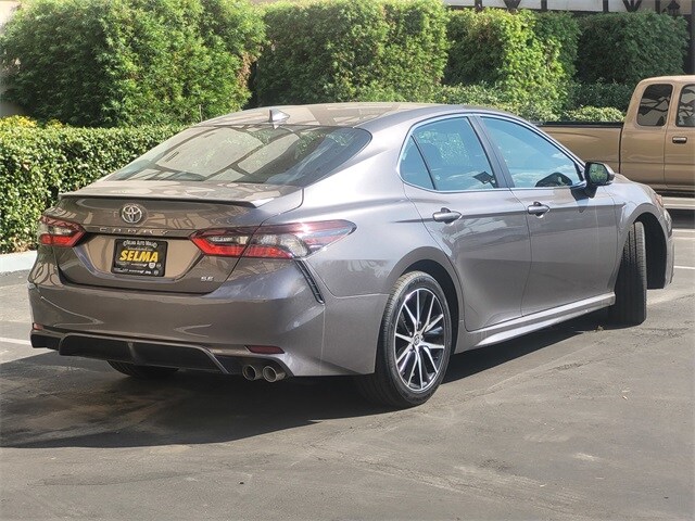 2024 Toyota Camry SE photo 4