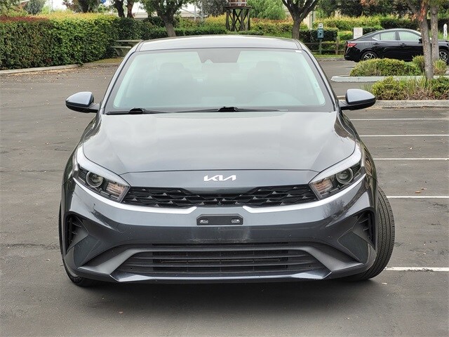2024 Kia Forte LXS photo 2