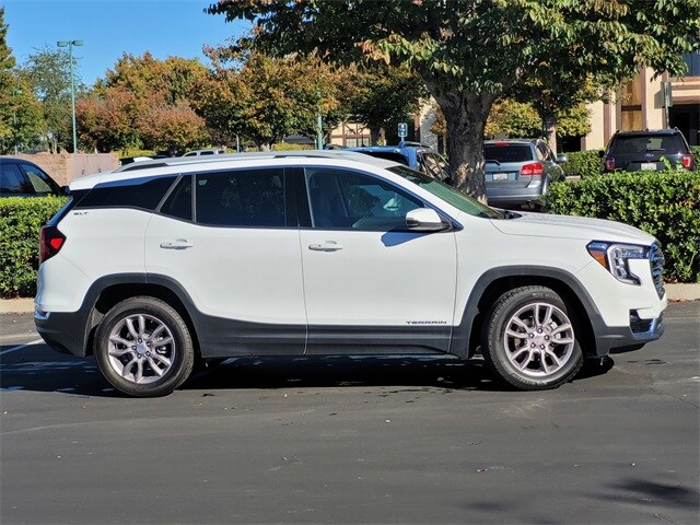 2024 Gmc Terrain SLT photo 3
