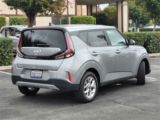 2023 Kia Soul LX photo 4