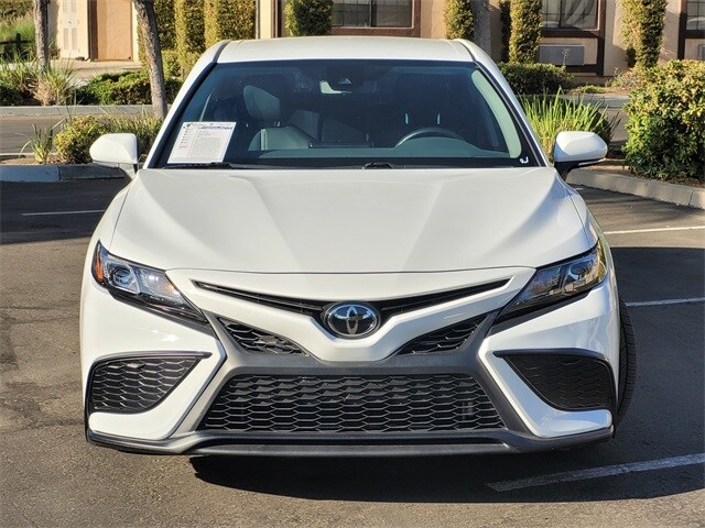 2023 Toyota Camry SE photo 3