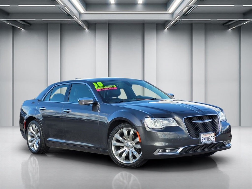2018 Chrysler 300 Limited's photo