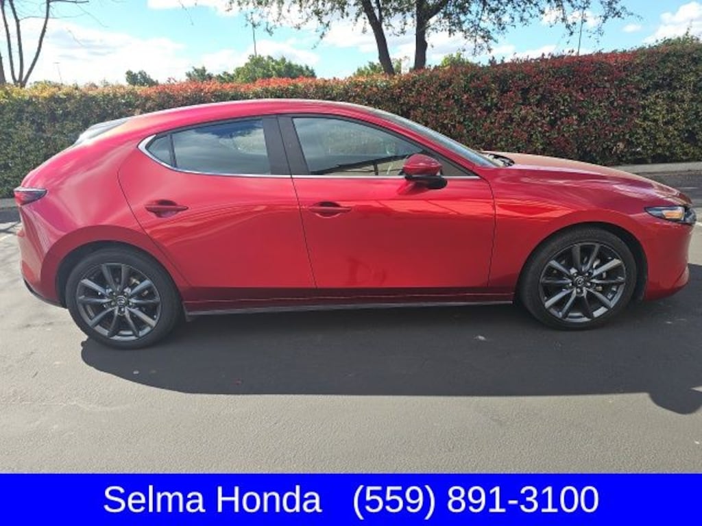 Used 2022 Mazda Mazda3 Preferred Package Hatchback