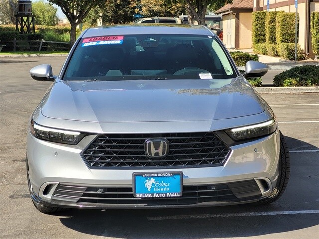 2023 Honda Accord Hybrid Touring photo 2