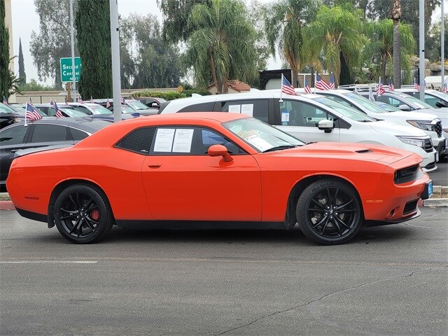 2018 Dodge Challenger SXT photo 4