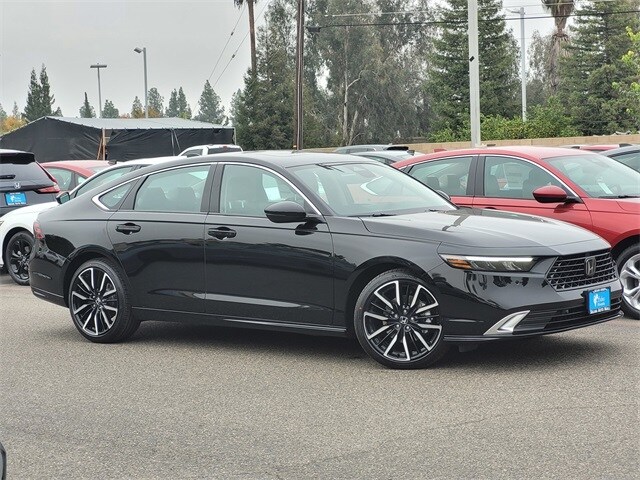 2025 Honda Accord Hybrid Touring photo 3
