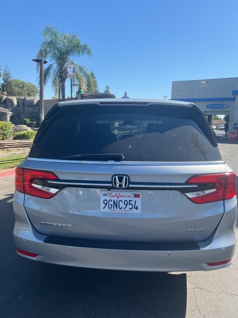 2023 Honda Odyssey Elite photo 2