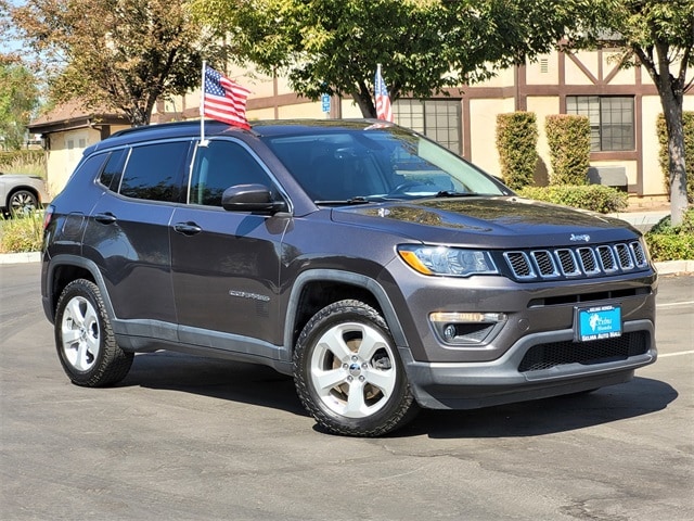 Used 2018 Jeep Compass Latitude with VIN 3C4NJCBB3JT233622 for sale in Selma, CA