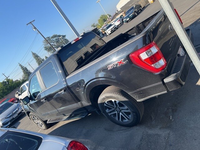 2023 Ford F-150 XLT photo 2