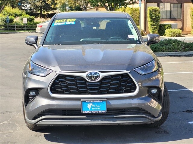 2023 Toyota Highlander LE photo 2